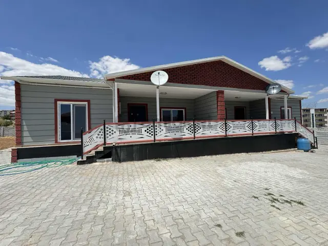 Gazlıgöl'de Yüzme Havuzlu Termal Villa 2