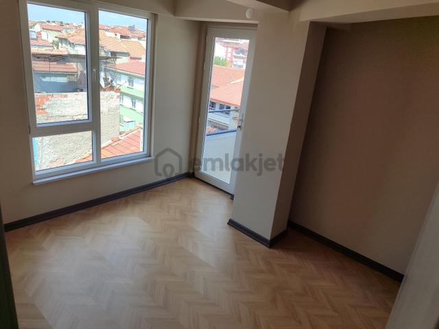 Asel'den Meydan(dablak)lüks 1+1 Köşe Konum Balkonlu Sıfır Daire 5