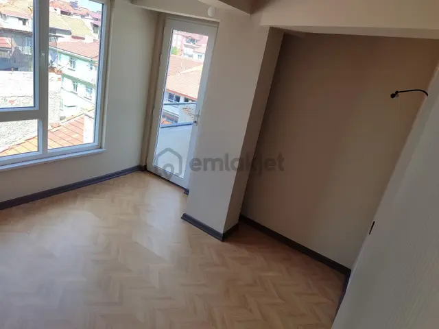 Asel'den Meydan(dablak)lüks 1+1 Köşe Konum Balkonlu Sıfır Daire 3