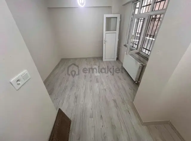 Esentepe'de Satılık 1.kat Emsalinde Yüksek Giriş 2