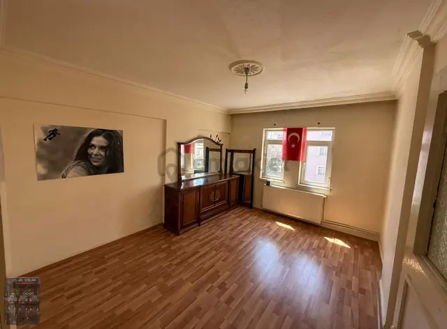 Es As Emlak'tan Mareşal Çakmak Mh Harika M2li Katta Kiralık 3+1 3