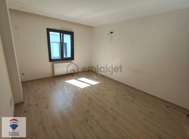 Çekmeköy Merkez Nexonya Köyiçi Evlerinde 3+1 Kiralık Üst Dublex 2