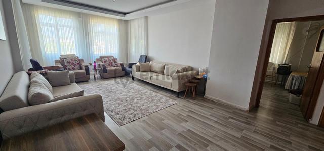 Kavaklı Mahallesinde Ana Cadde Üzeri Satılık Krediye Uygun Geniş 3+1 Daire 5