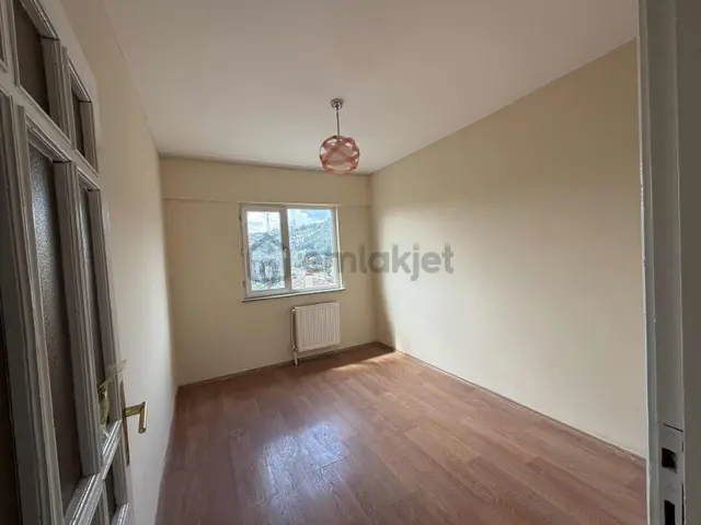 Tunatanın Hemen Arkasında Şehir Manzaralı 3+1 Kiralık Daire 5