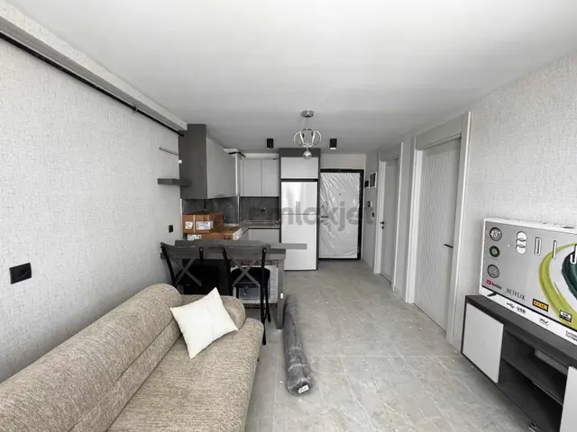 Mert Emlak'tan Site İçinde Lüks Ful Eşyalı 1+1 Daire 3
