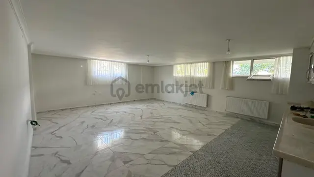 S&s Emlak'dan Ayvalık 150 Evler Mahallesinde Satılık 2+1 Daire 1