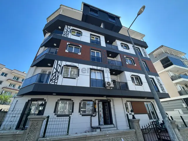 Menemen'de Merkezi Konum 2+1 Daire 1