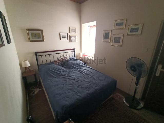 Çeşme Merkez'de Butik Otel Olmaya Müsait Eski Taş Rum Evi 4