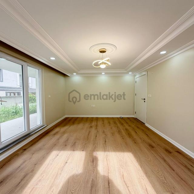 Beylikdüzü Yakuplu'da Villa Tipi Satılık 2+1 Daire 4