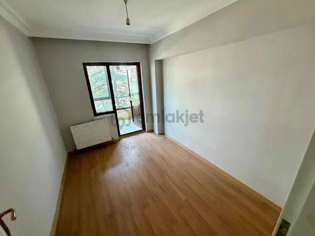 Avantajdan Yeşilbayırda Cadde Dibi Katta Geniş 2+1 Kilerli Daire 3
