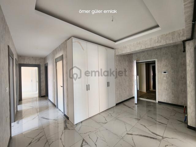Güler^den Eymirde Sıfır 4+1 3.kat 4+1 180m2 Site İçi Manzaralııı 4
