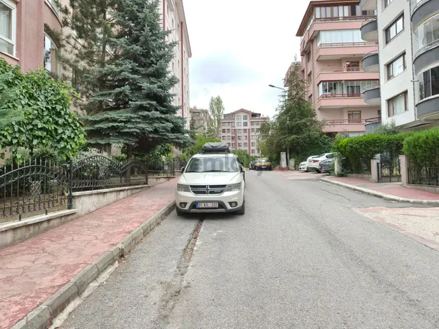 Dikmen Cad.yakını/iyi Konumda/yapılı/keyifli/ferah/3+1 2