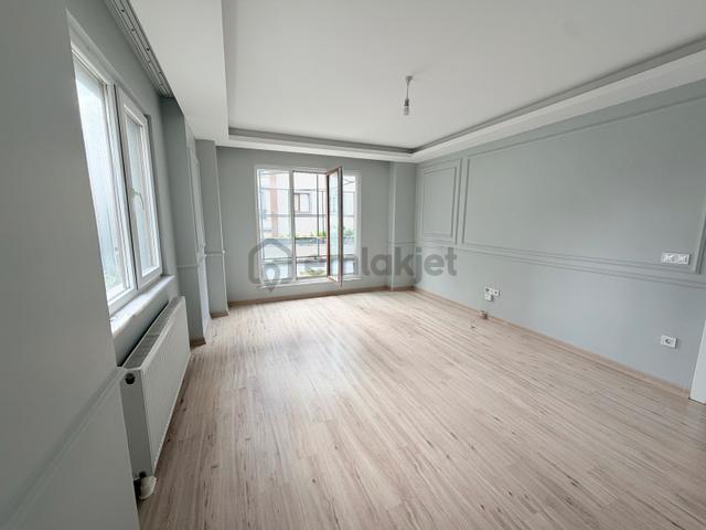 Beylikdüzü Kavaklı'da Butik Sitede 2+1 Giriş Kat Satılık Daire 4