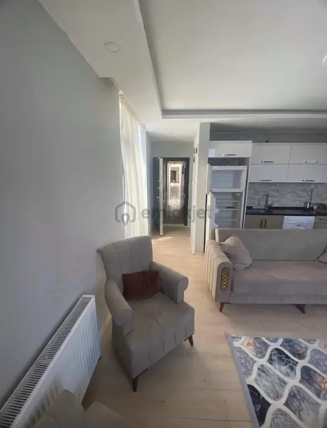 Ünıvercıty-3 Eşyalı Kiralık 1+1 Daire 3