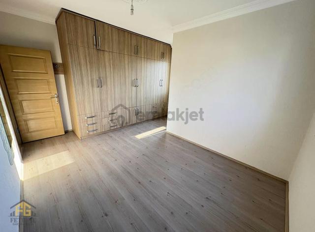 Karaçulha Mahallesinde 200 M2 Kiralık Ara Kat 4+1 Daire 5