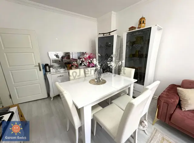Garanti Emlak'tan Cumhuriyet Meydanı Çaprazı Ana Cadde 3+1 Daire 5