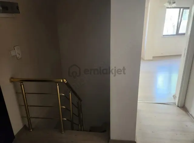 Bursa Emlak Alemi Sıfır Ayarında 3+1 Kiralık Ters Dubleks 120m2 2