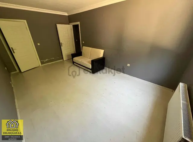 Başiskele Yüzme Havuzlu Sitede 3+1 170 M2 Kiralık Daire 3