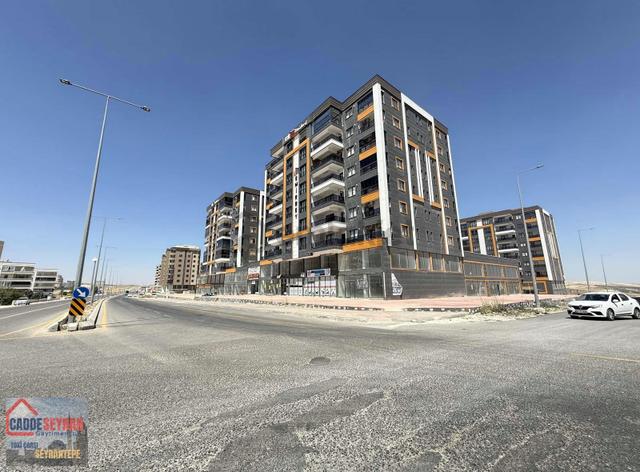 Cadde Seyrandan Satlık 3+1/ Site İçerisinde 3