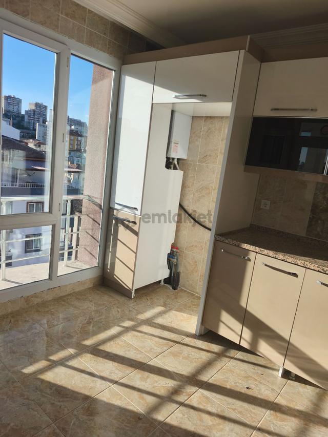 Niğde Merkez Şah Süleyman Mahallesi'nde Kiralık 3+1 Geniş Daire 3