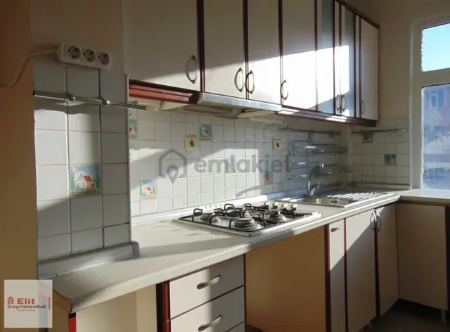 Ümitköy 3+1 Metroyakını Anacaddede Güney Bakımlı Elitten 3