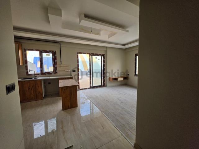 Erdemli Akdeniz Mahallesi Satılık 2+1 Geniş Teraslı Daire 3