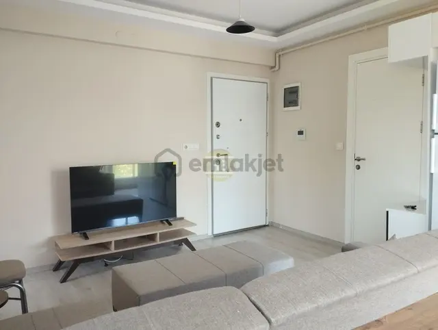Hb'den 1+1 Eşyalı Kiralık Daire,efeler Mah'de Doğalgazlı,klimalı 3