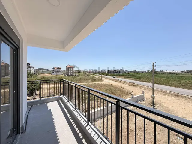 Ilıcada 2+1 Arakat Asansörlü Sıfır Satılık Daire 2