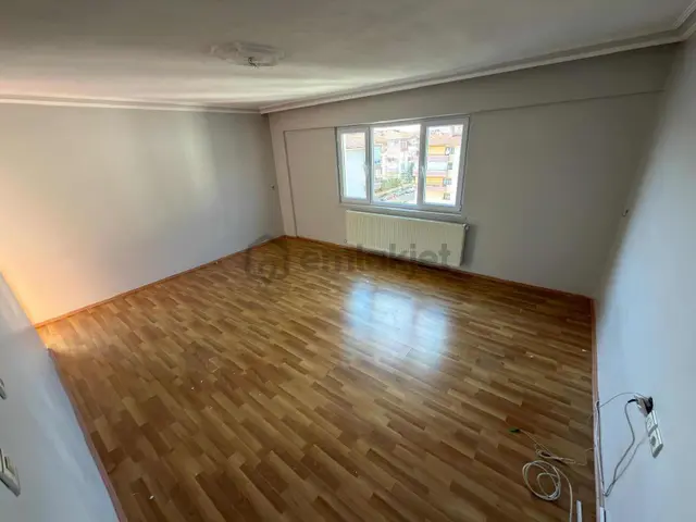 Sincan Akşemsettin Mah.de Cadde Üzerinde Asansörlü 3+1 Daire 2