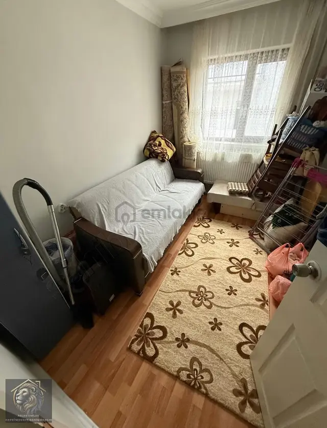Akşemsettin Mah'de Ara Katta Salon Bağımsız Satılık Daire 3