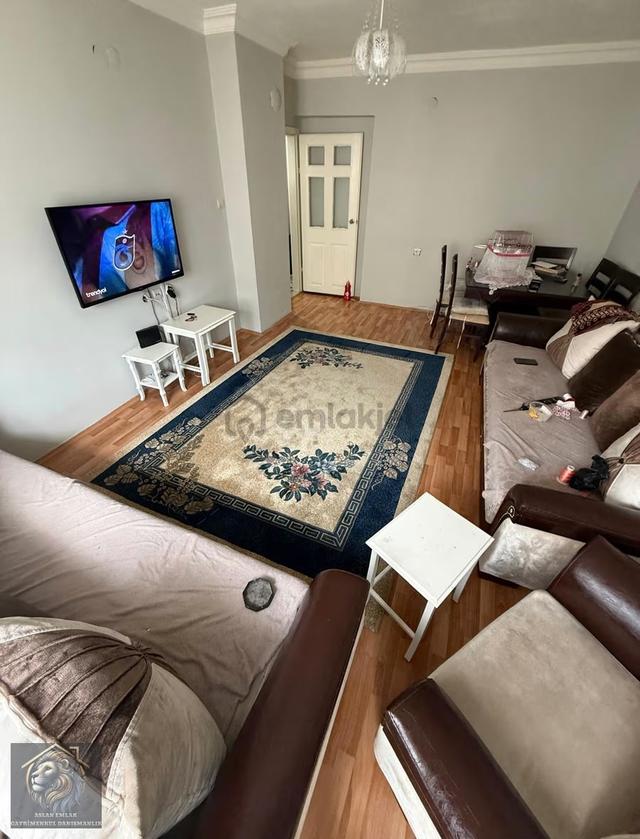 Akşemsettin Mah'de Ara Katta Salon Bağımsız Satılık Daire 4