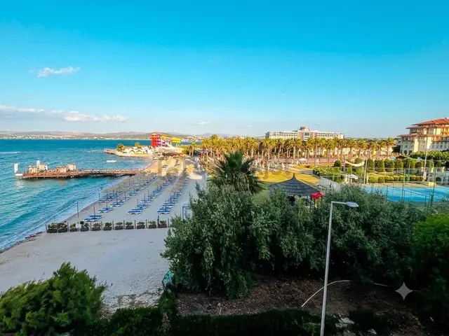 Çeşme Ege Çeşme Sitesinde Ful Deniz Manzaralı Özel Plajlı 5