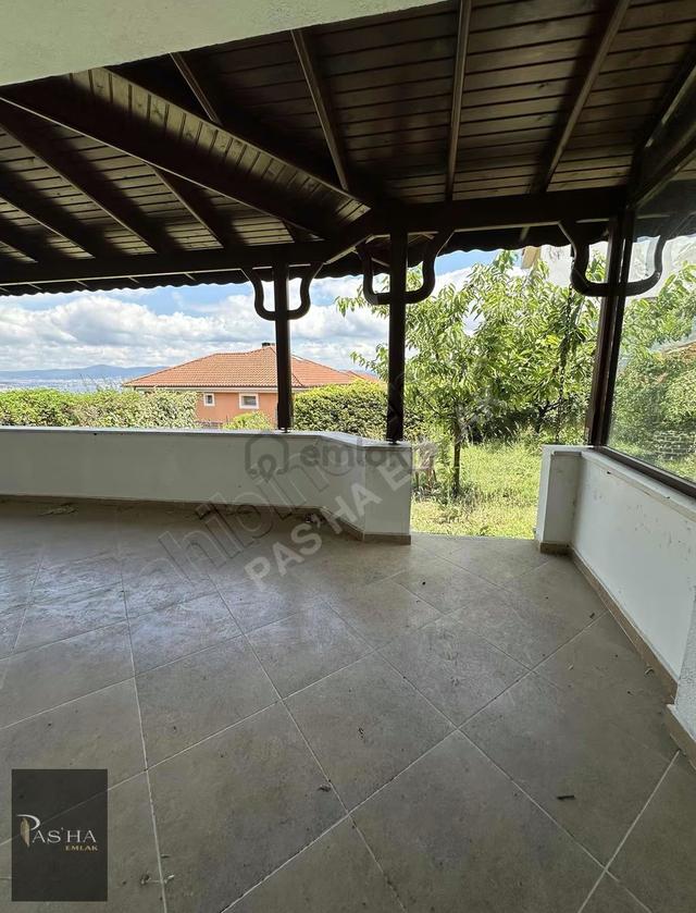Ful Manzaralı Geniş Villa 5