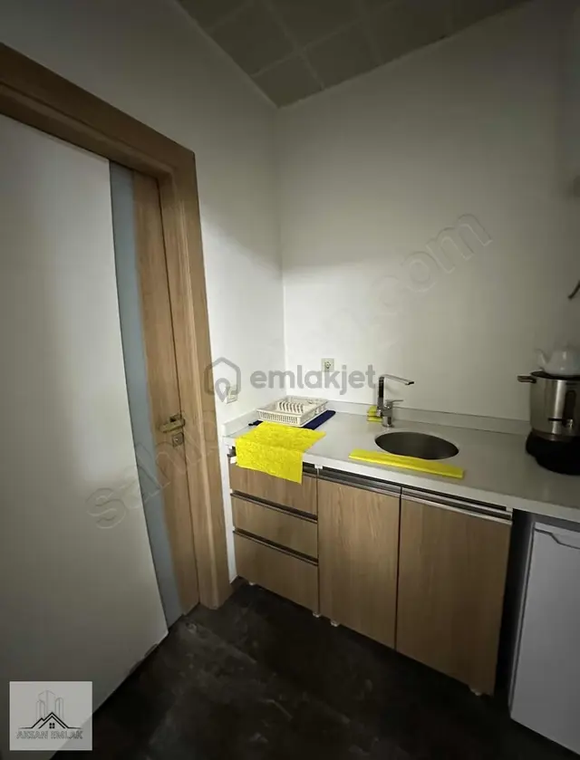 Aksan Emlak'tan Ticaretin Kalbi Maqam Ofislerinde Satlık Ofisler 3