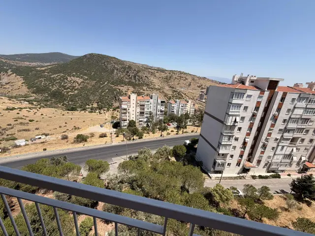 Tsr'den Çiğli İzkent Mah.çift Cepheli Satılık 3+1 Daire 2