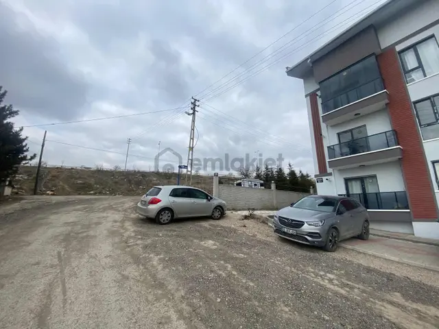 İncek Taşpınar Jandarma Karşısı Ara Kat Kiralık Daire 1