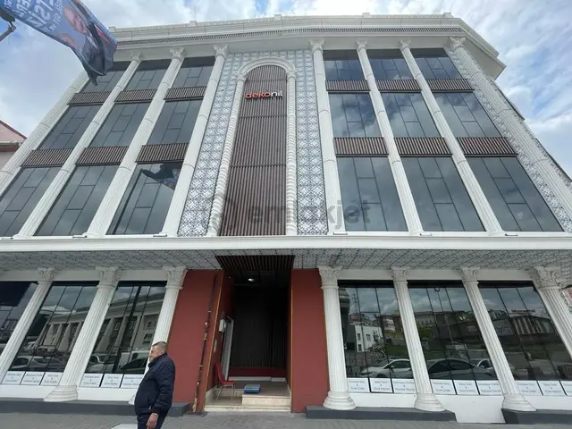 Halkalı Merkezde Kiralık Mükemmel Konumda İş Merkezi 1