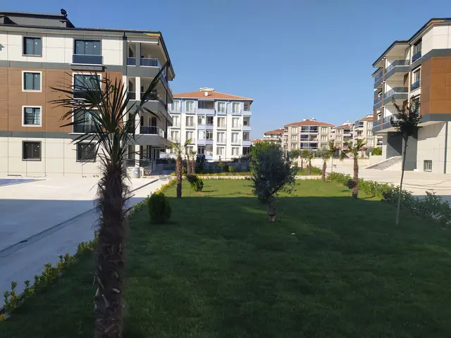 Lüleburgaz Zafer'de Yeşil Plus Sitesi'nde 3+1 Kiralık Daire 3
