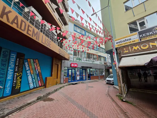 Altın Emlak'tan Çarşının Merkezinde 1100m2 Dükkan Ve Ofis Katı 3