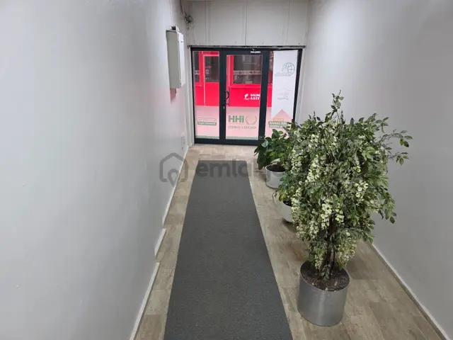 Altın Emlak'tan Çarşı Merkezde 550 M2 Ofis Katı 2