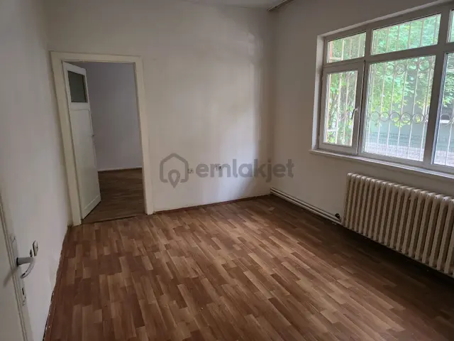 Burak Emlak'dan Kiralık Daire Kurtuluş Bahadırlar Sk. 2+1 Yapılı