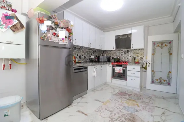 Akif'ten Ayyıldız'da Ahi Mesut Bulvar Üzeri Siteiçi 3+1 Yapılı Kiralık Daire 2