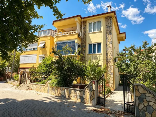 Altınoluk Merkezde Genç Binada, Bakımlı Fırsat Yazlık Daire