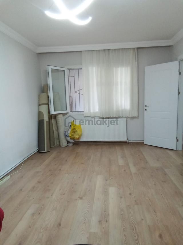 Karabağlar Uğur Mumcu Mahallesi'nde Eşyalı 2+1 Kiralık Daire 3