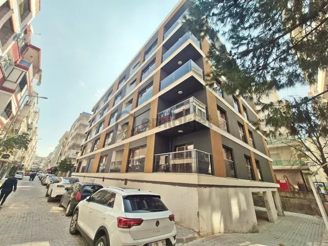 Bostanlı Merkezde Köşe Konumda Satılık Sıfır Daire 2