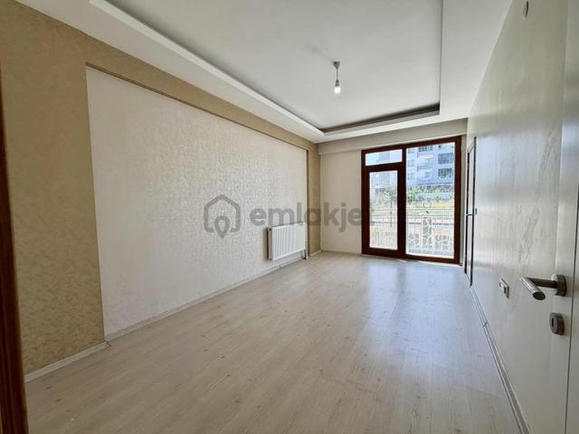 Bağcılar Mahallesi'nin Kalbinde Kiralık 2+1 Fırsatı! 1