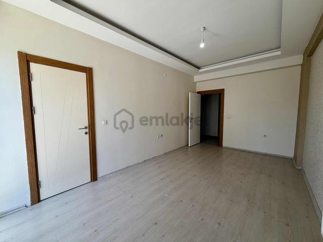 Bağcılar Mahallesi'nin Kalbinde Kiralık 2+1 Fırsatı! 2