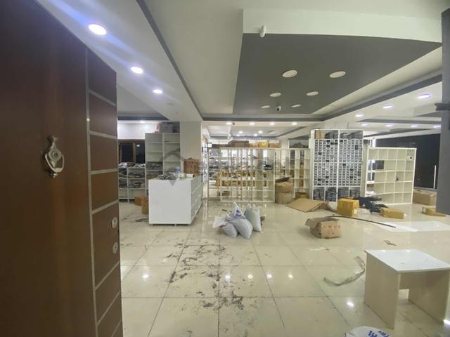 Asansörlü Binada 250 M2 Temiz 1.kat İş Yeri 4