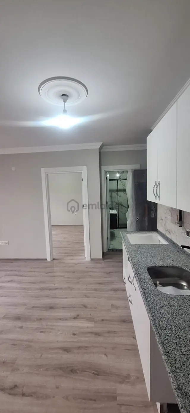 İlçe Çarşı Merkezine Yürüme 10 Dakikadır. Kombi+mutfak 4akılı Sıfır 1+1 3