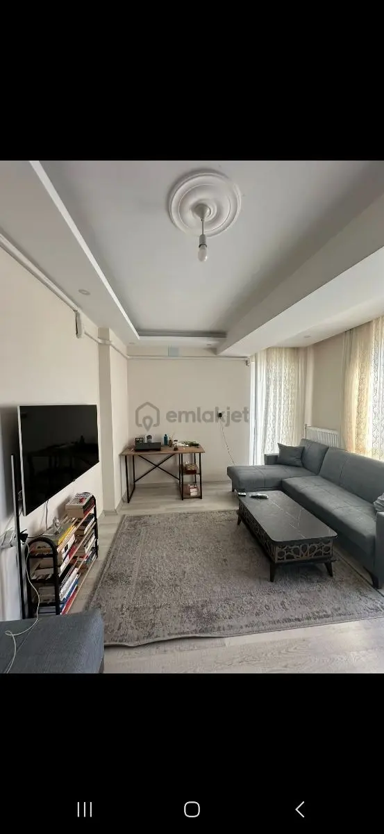 Ezine Çarşı Merkezinde Ara Kat Kiralık 1 Artı 1 Daire 1